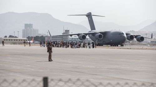 Turcia susține că evaluează propunerile talibanilor și ale altor state pentru a contribui la redeschiderea aeroportului din Kabul