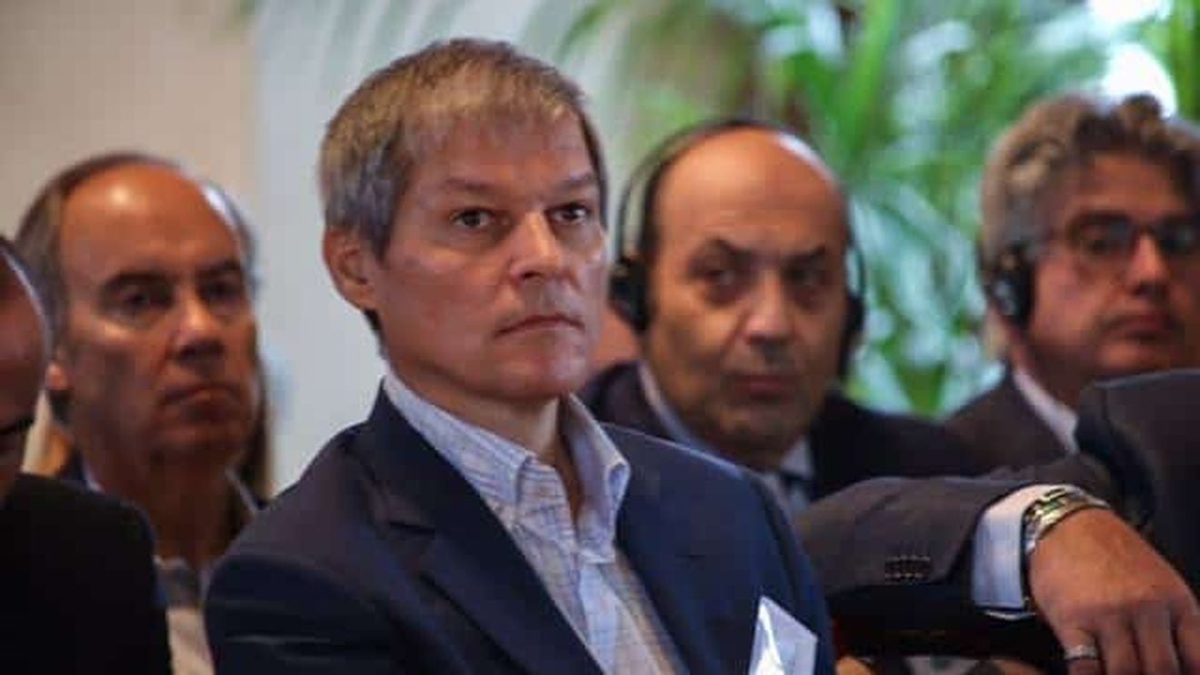 Cioloș: Președintele și partidele de opoziție trebuie să se implice în discuțiile despre o moțiune de cenzură/ Guvernul acesta nu mai are legitimitate