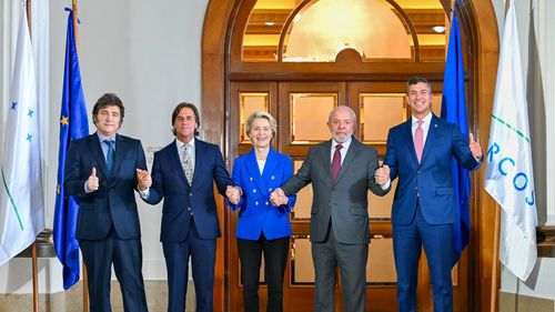 UE şi Mercosur îşi definitivează acordul comercial, în faţa derivei protecționiste a Statelor Unite, după un sfert de secol de negocieri și blocaje - analiză