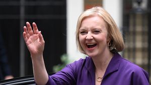 Ascensiunea și prăbușirea fulgerătoare a lui Liz Truss sau ce se întâmplă când nu ai legitimitate și confunzi națiunea cu propriul partid