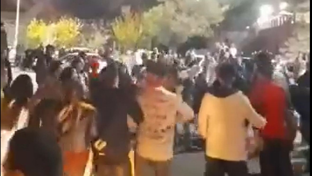 VIDEO Un iranian de 27 de ani, împușcat mortal pentru că a sărbătorit eliminarea echipei naționale de la Cupa Mondială / Iranienii au cântat și au dansat pe străzi, după meciul pierdut în fața SUA