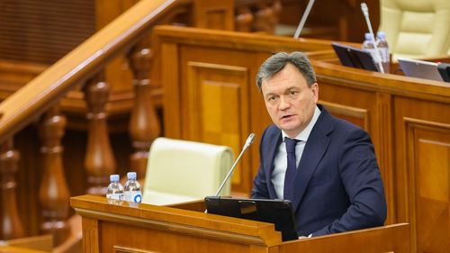 Premierul Dorin Recean vine miercuri în România, în prima sa vizită externă de la învestirea în fruntea guvernului Republicii Moldova