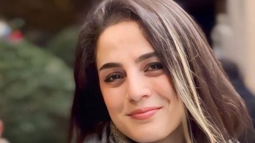 74 de lovituri de bici și amendă pentru o iraniancă care nu purta vălul pe cap, într-o fotografie pe rețelele de socializare