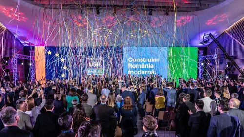 Cum a ajuns USR partidul oamenilor fericiți