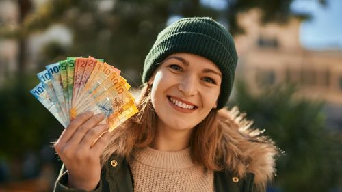 Un procent „uluitor” de 15% dintre românii din Marea Britanie primesc împrumuturi pentru studii, acuză tabloidul britanic Daily Mail / Informația apare în contextul scandalului Oxford Business College