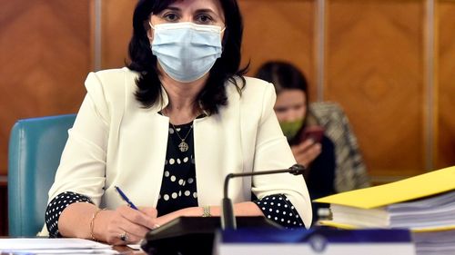 DOCUMENT Școala față în față rămâne suspendată până pe 23 decembrie, când începe vacanța de iarnă – ordinul Ministrului Educației