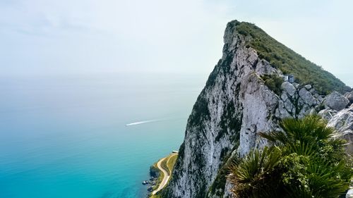 Un submarin rusesc din Flota de la Marea Neagră, Novorossiisk, în dificultate în largul Gibraltarului, către Oceanul Atlantic