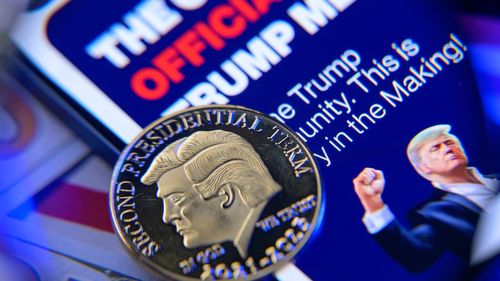 Trezoreria americană dă undă verde pentru o monedă de aur cu efigia lui Trump, la 250 de ani de la înființarea SUA / „Doar națiunile conduse de regi sau dictatori pun imaginea liderului pe monede”