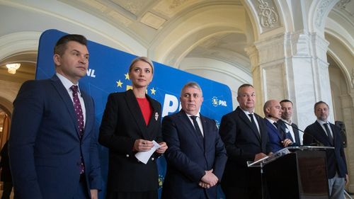 Gorghiu despre candidatura colegului de partid, Iulian Dumitrescu, la Consiliul Judeţean Prahova: E un dosar instrumentat de DNA şi o anchetă în curs. Nu e nicio condamnare