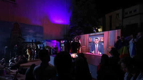 LIVE George Simion, primele declarații după exit-poll: Îmi voi respecta cuvântul, nu vreau puterea pentru mine, sunt aici pentru revenirea la ordinea constituțională / Reacțiile de la sediul partidului