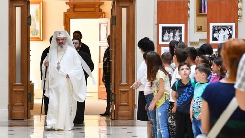 Diversitatea să nu mai fie definită în proiectul legii învățământului, iar profesorii să nu mai fie obligați să o promoveze, îi cer Ligiei Deca reprezentanții cultelor religioase, la inițiativa Patriarhiei ortodoxe. Acestea mai solicită ca sintagma „orientare sexuală” să fie ștearsă din document