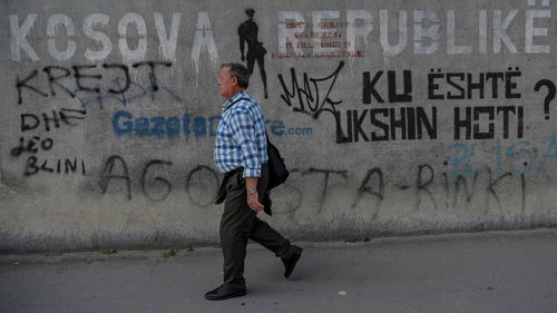 Alegeri în Kosovo: Partidul premierului Kurti câştigă o majoritate, însă nu absolută