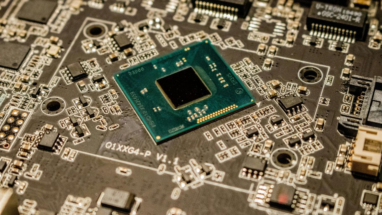 Compania asiatică Silicon Box investeşte 3,2 miliarde de euro într-o fabrică de cipuri în Italia / Investiţia va genera 1.600 locuri de muncă