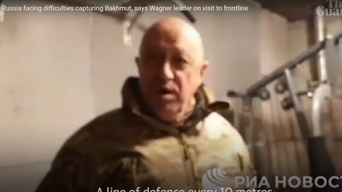 VIDEO Cinismul lui Prigojin, în fața cadavrelor soldaților Wagner: ”Contractele lor s-au încheiat. Puși în sicrie de zinc și trimiși acasă”/ ”Bucătarul lui Putin” recunoaște problemele de pe front: ”Fiecare casă e o fortăreață”/ Mercenarii: ”Nu avem muniție, nici blindate”