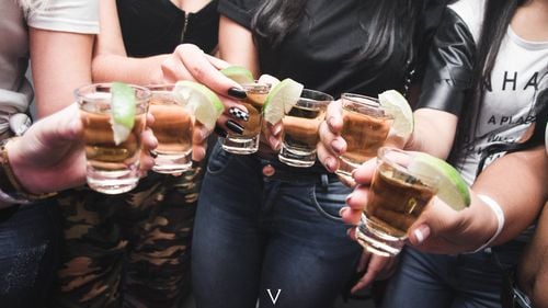 AUDIO Cât alcool consumăm: este sănătos să bem în fiecare zi un păhărel?