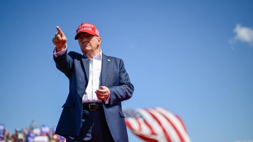 Un candidat afroamerican susţinut de Trump s-a retras din cursa  pentru postul de guvernator al statului Carolina de Nord după o serie de postări controversate despre nazism şi sclavie pe un site pentru adulți