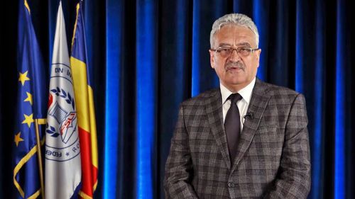 Universitățile nu mai furnizează profesori, de ani buni - apelul FSLI către președintele Consiliului rectorilor, Sorin Cîmpeanu: Predarea on-line să fie obligatorie în masteratul didactic