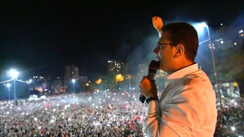 Democrația refuză să se predea în Turcia