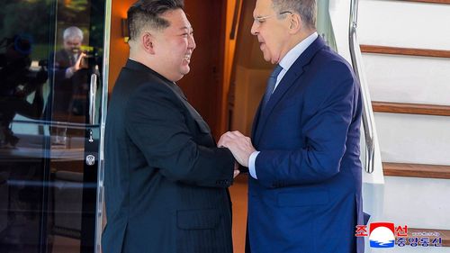 Dictatorul Kim Jong Un îl asigură pe șeful diplomației ruse de sprijinul "necondiţionat" în războiul împotriva Ucrainei