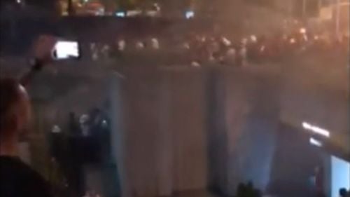 VIDEO Proteste violente în Slovenia împotriva intrării în vigoare a pașaportului sanitar. Poliția a împrăștiat manifestanții cu gaze lacrimogene și tunuri cu apă