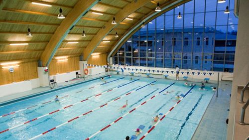 Înotătorii transsexuali nu vor putea participa la competițiile feminine dacă au trecut prin pubertatea masculină