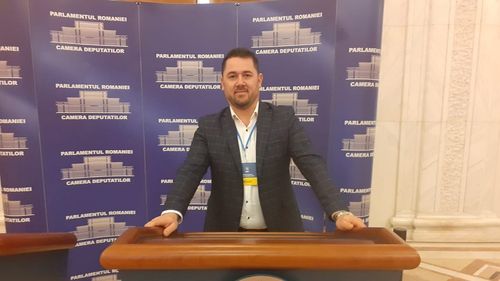 Primarul liberal al comunei Vedea (Giurgiu), trimis în judecată de DNA după ce s-ar fi cazat cu familia și prieteni pe banii europeni pentru o tabără pentru copiii din localitate