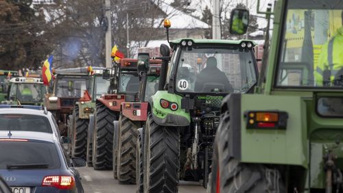Comuna cu cele mai multe tractoare din România / Ceva s-a schimbat după protestele agricultorilor: RAR nu-i mai pune pe drumuri și verifică utilajele acasă la fermieri