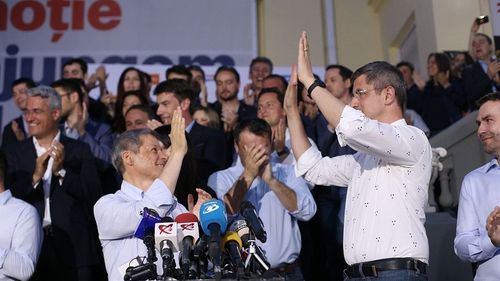 Cum s-a reconfigurat harta politică a României: USR PLUS domină Capitala și marile județe cu orașe universitare / PNL a câștigat 15 județe, în special în Vest și Nord / PSD și-a păstrat influența în județele sărace din Sud și Est