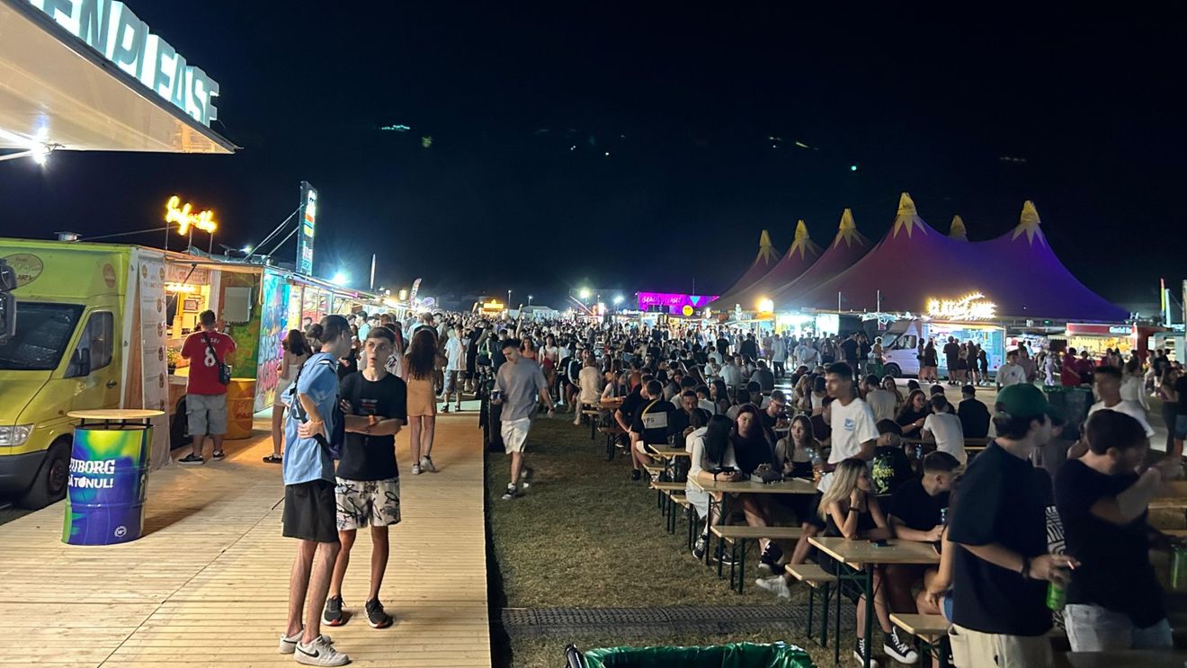 FOTO Cât te costă să mănânci și să bei la ”Beach, Please!”