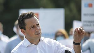 Nicu Ştefănuţă: De un an de zile, numai cu politica în nas stăm şi nu mai intră un ban european în România. Suntem la situaţia din noiembrie 2023