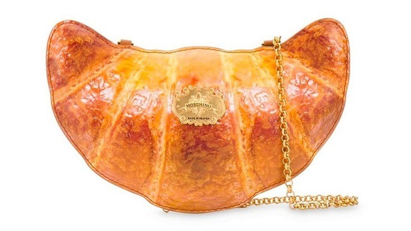 Moschino a lansat genţi în formă de baghetă şi croissant