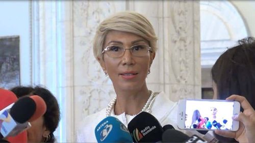 Raluca Turcan: Cum poate un om care a furat voturi la referendumul din 2012 şi a scos morţii din cavouri pentru a merge la vot să spună că are temeri că alegerile şi referendumul vor fi fraudate?