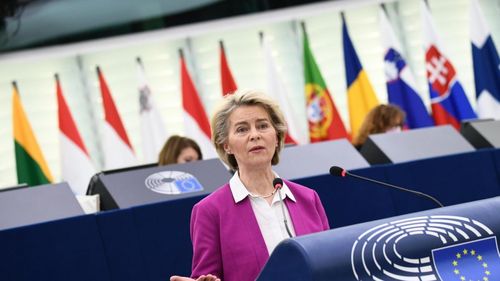 Ursula von der Leyen: „Este absolut important ca cei mai mulţi oameni nu doar să se vaccineze, ci să se vaccineze cu cele trei doze necesare pentru a se proteja şi a-i proteja pe cei din jur”