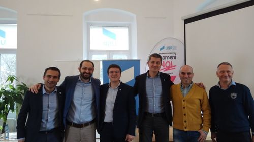 Preşedintele USR Braşov, Irineu Darău, deschide lista canidaților pentru Senat, iar deputatul Tudor Benga pe cea pentru Camera Deputaţilor