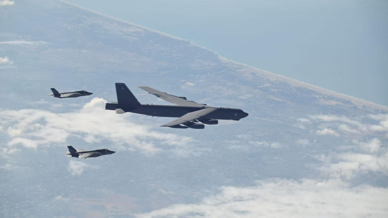 Emmanuel Macron anunță că Franţa e "pregătită pentru o discuţie" privind avioane franceze cu "bombe" nucleare în alte ţări europene, după modelul SUA