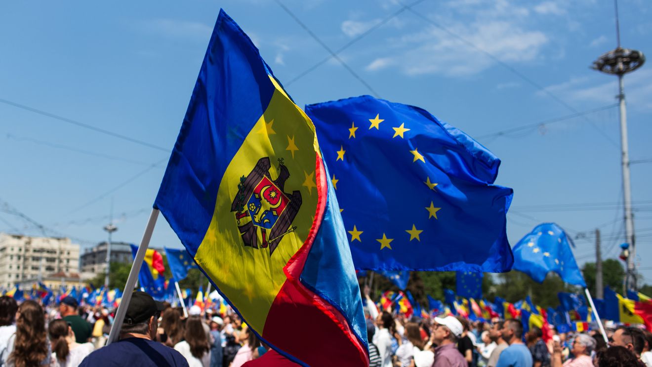 ANALIZĂ Reuters: De ce alegerile din Moldova sunt mai importante decât par