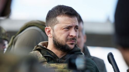 Zelenski se întoarce acasă din turneul european cu "arme noi și puternice"