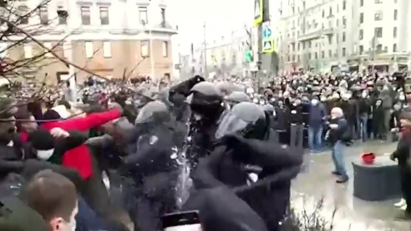 Noi proteste pro-Navalnîi în Rusia, sute de persoane arestate