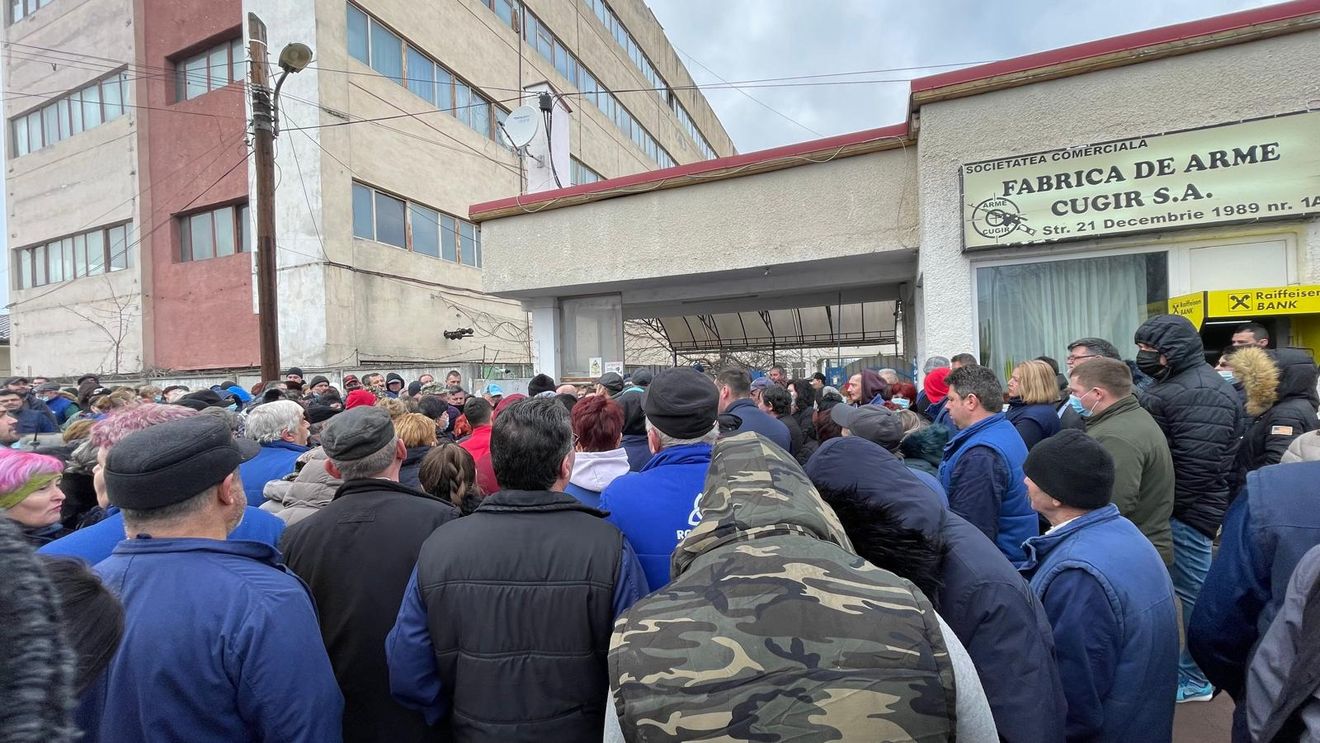 Fabrica de Arme Cugir va trimite unui partener din SUA marfă de un milion de dolari după ce a produs pe stoc pentru acesta / Ministrul Economiei, despre contractul cu probleme: ”Nu este o decizie înțeleaptă de business să ai un singur client”