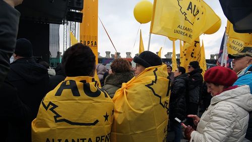 Atac virulent al AUR împotriva ambasadorilor în SUA și Israel și a lui Nicușor Dan: „conserve ale statului subteran american” / „candidat soroșist, profitor al loviturii de stat din 6 decembrie, adept al vaccinării obligatorii și al dictaturii covidiste, al militarizării UE, (...) al punerii armatei române sub comandă străină, al limitării drepturilor civile, al sexo-marxismului și al trecerii de la secularismul statului la ateismul militant”