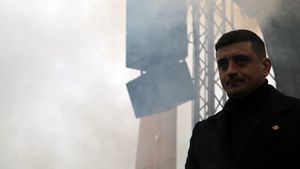 BREAKING Fost șef al serviciului secret SIS din Moldova: George Simion a nimerit cumva sub vizorul serviciilor speciale rusești, sau materiale compromițătoare, sau cu bani / Simion: Referitor la mesajele actuale pe care le promovez, îl asigur pe domnul Dediu ca nu e vorba nici de bani nici de materiale compromițătoare, ci doar de constanță