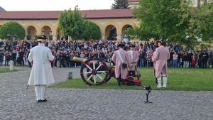 VIDEO | Primul schimb de gardă în Cetatea Alba Carolina în acest an. Reprezentație istorică și salve de tun, la deschiderea sezonului turistic
