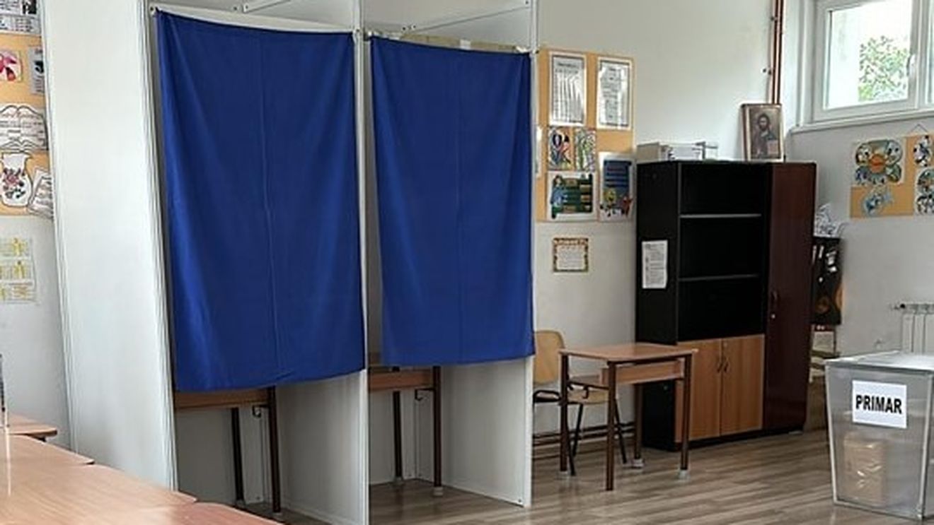 Candidatul PNL pentru Primăria municipiului Baia Mare solicită suplimentarea cabinelor de vot / El susține că este pentru prima dată în istoria alegerilor locale când sunt doar două cabine pe secția de vot