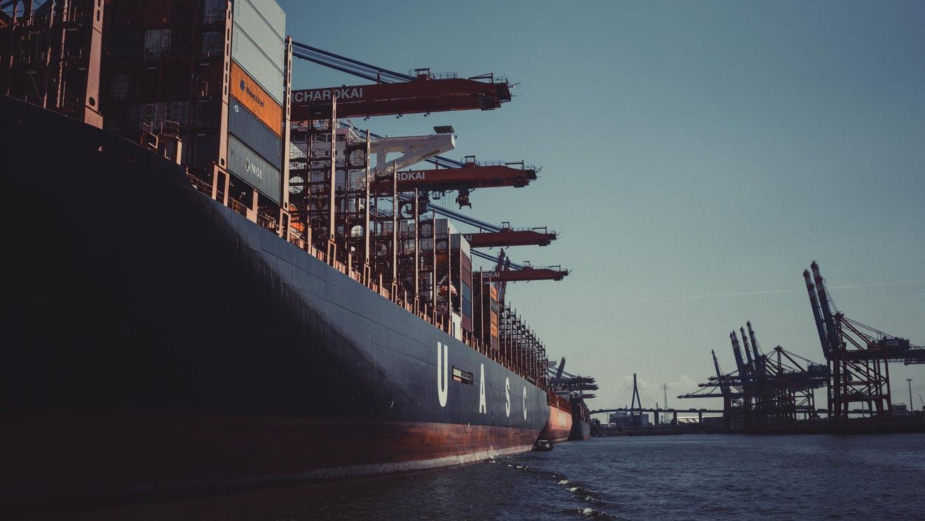 Mai mulți marinari români au fost luați ostatici în Togo, după ce nava lor a fost atacată de pirați/ Meleșcanu: Trei marinari sunt dați dispăruți. Nu știm dacă au fost luați ostatici sau s-a întâmplat ceva mai rău