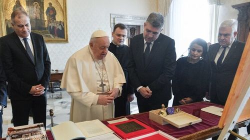 VIDEO Imagini de la întâlnirea dintre Papa Francisc și Marcel Ciolacu 