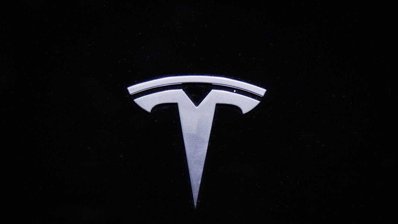 Mașinile „fabricate în America” ale Tesla nu vor fi afectate la fel de tare de tarifele auto