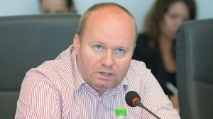 Profesorul Cristian Păun, avertisment dur: Cu George Simion președinte, capitalul străin va pleca din România. Înseamnă sărăcie