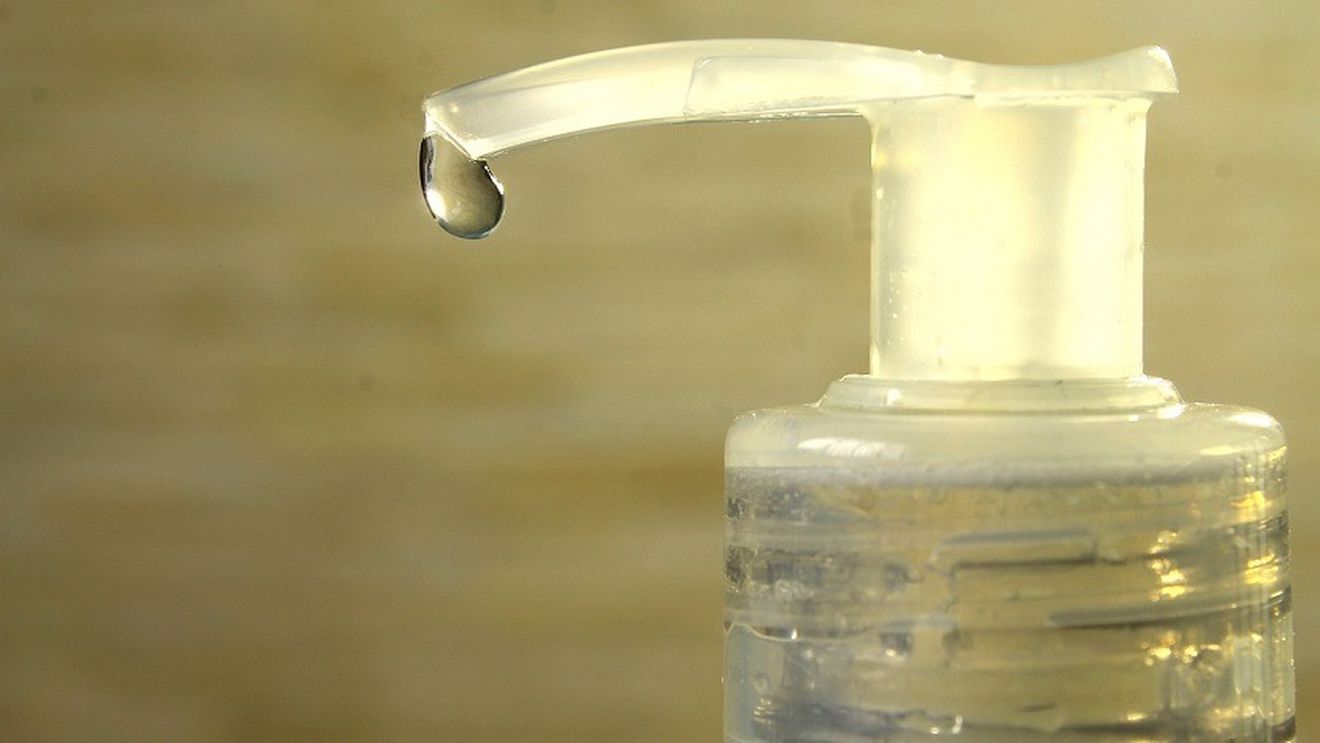Zentiva România donează spitalelor şi cabinetelor medicale 3.600 litri de gel pentru mâini