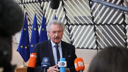 Ministrul luxemburghez de Externe evocă soluţia unei „răsturnări” de la putere a lui Putin de către ruși: „Dacă poporul rus ar vedea ceea ce face Putin în Ucraina, atunci l-ar răsturna de la Kremlin”