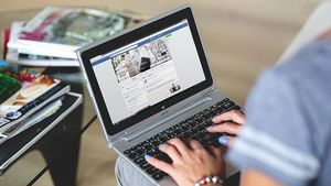 Facebook va penaliza conturile care fac spam / Ce fel de conținut este vizat